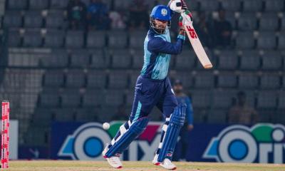 অভিষেকেই নবীর ছেলের ব্যাটে ঝড়, রেকর্ড সংগ্রহ নোয়াখালীর