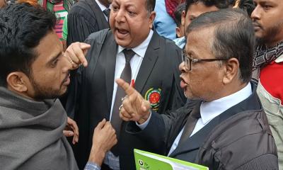 ছাত্রলীগ কর্মী সন্দেহে আদালত প্রাঙ্গণে যুবককে হেনস্তা