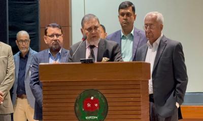 সোশ্যাল মিডিয়া ১২টা বাজিয়ে দিচ্ছে: সিইসি