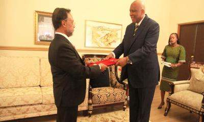 লেসোথোর রাজার কাছে বাংলাদেশি দূতের পরিচয়পত্র পেশ