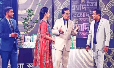 ইত্যাদির মঞ্চে দর্শকের সঙ্গে অভিনয়ে মোশাররফ করিম