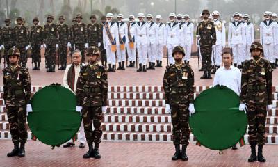 স্বাধীনতা দিবসে স্মৃতিসৌধে রাষ্ট্রপতি ও প্রধানমন্ত্রীর শ্রদ্ধা