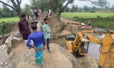 ভারতীয় পাহাড়ি ঢলে ব্রাহ্মণবাড়িয়ায় সংযোগ সড়ক ভেঙে যান চলাচল বন্ধ