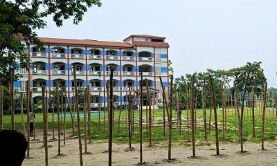 আইয়ুবপুর স্কুল এখন গরু ছাগলের বাজার