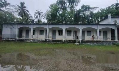 সব ছাত্রী বিবাহিত, তাই পাস করেনি কেউ