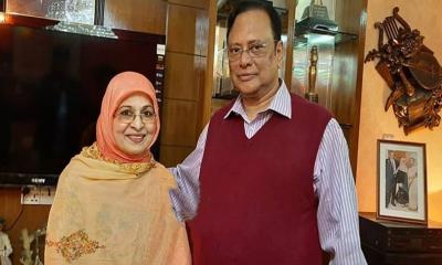 দেশে ফিরেছেন কিংবদন্তী অভিনেত্রী শাবানা