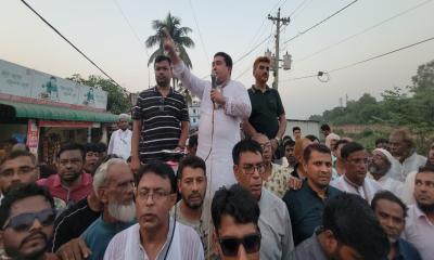 বিএনপি নেতার ওপর হামলাকারীদের শাস্তির দাবিতে বিক্ষোভ