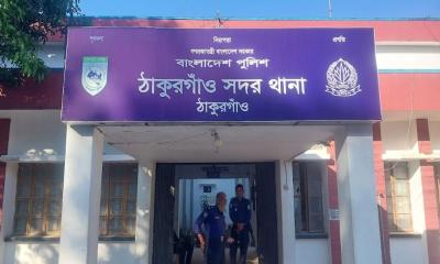 ঘন কুয়াশায় ঠাকুরগাঁওয়ে বাস-লরির সংঘর্ষ, আহত ৭