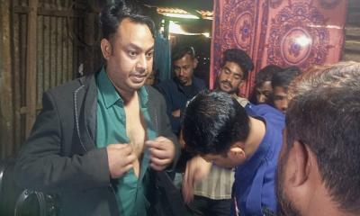 বগুড়ায় ভুয়া ফুড ইন্সপেক্টর সেজে চাঁদা দাবি, জনতার হাতে আটক