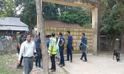 ‘প্রাইভেট পড়াতে রাজি না হওয়ায়’ শিক্ষককে কিল-ঘুষি