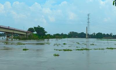 বিপৎসীমা অতিক্রম করল আত্রাই নদীর পানি