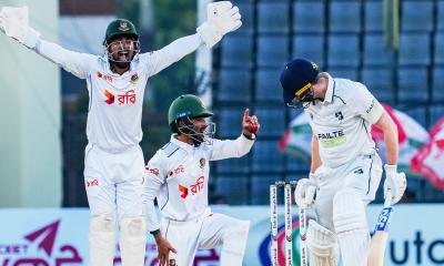 মুরাদ-তাইজুলের ঘূর্ণিতে ইনিংস ব্যবধানে জিতল বাংলাদেশ