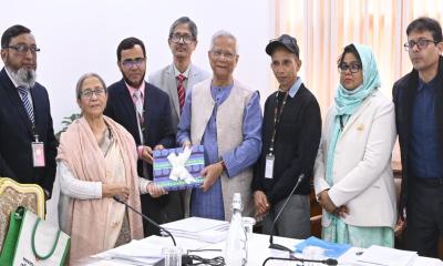 সমুদ্রে গবেষণা ও সমস্যা চিহ্নিত করতে গুরুত্বারোপ প্রধান উপদেষ্টার