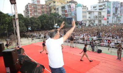 আজকে ষড়যন্ত্রের গন্ধ পাচ্ছি আমরা