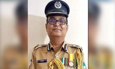পুলিশের সাবেক ডিআইজি নাহিদুল ইসলাম গ্রেপ্তার