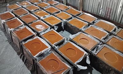 বাঘায় আটা-চিনি-কাপড়ের রঙ দিয়ে তৈরি হচ্ছে খেজুরের গুড়!