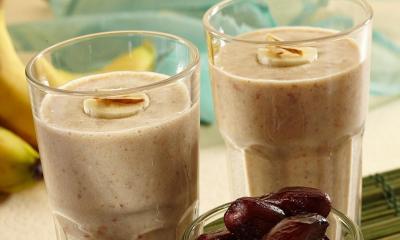 ইফতারের জন্য খেজুরের স্মুদি তৈরির রেসিপি
