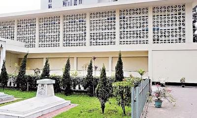 রমনায় গির্জার সামনে ককটেল বিস্ফোরণ