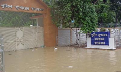 ভারী বৃষ্টিতে কয়েক অঞ্চলে বন্যার শঙ্কা