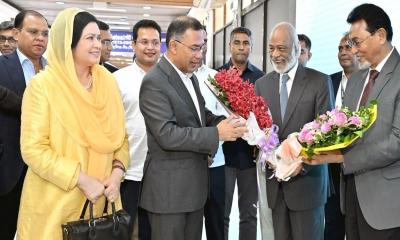 দেশে ফিরেছেন প্রধানমন্ত্রী তারেক রহমান