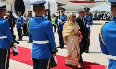 থাইল্যাণ্ডে প্রধানমন্ত্রীকে লাল গালিচা সংবর্ধনা