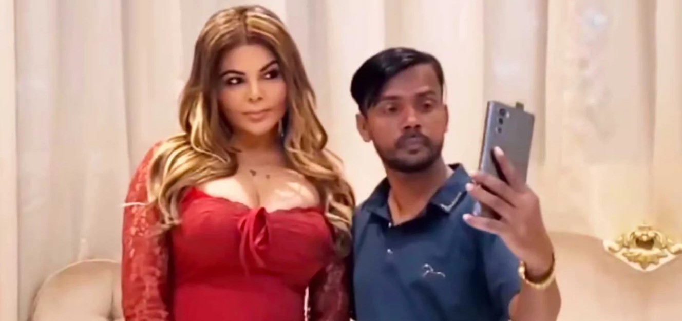 হিরো আলমের নায়িকা বলিউডের রাখি সাওয়ান্ত