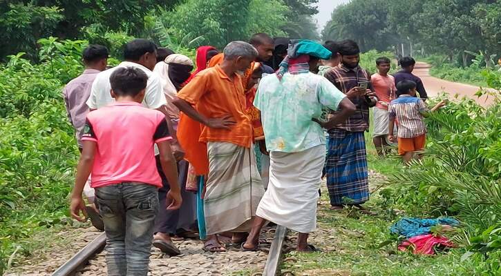 শ্রীপুরে ট্রেনের ধাক্কায় নারীর মৃত্যু