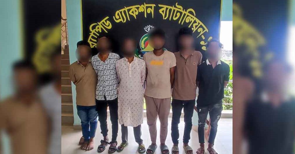 সোনারগাঁয়ে অস্ত্রসহ ৬ ডাকাত গ্রেপ্তার